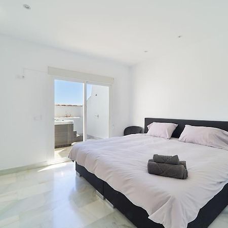 Superbe Appartement Avec Jaccuzi Marbella Exterior photo